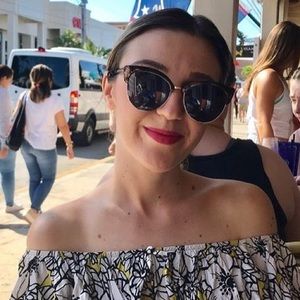 Meet your Posher, Elaina